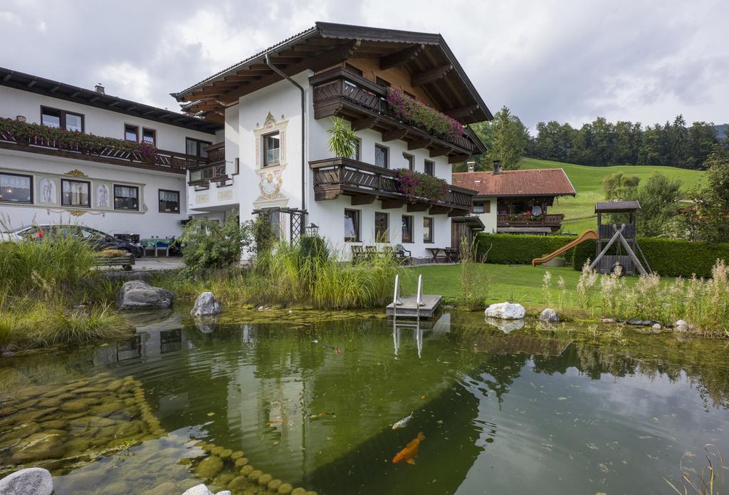 Landgasthof Pfarrwirt Hotel Thiersee Exterior photo